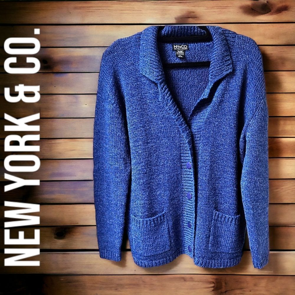 NY&CO Women's Pretty blue button down Sweater with two front pockets.